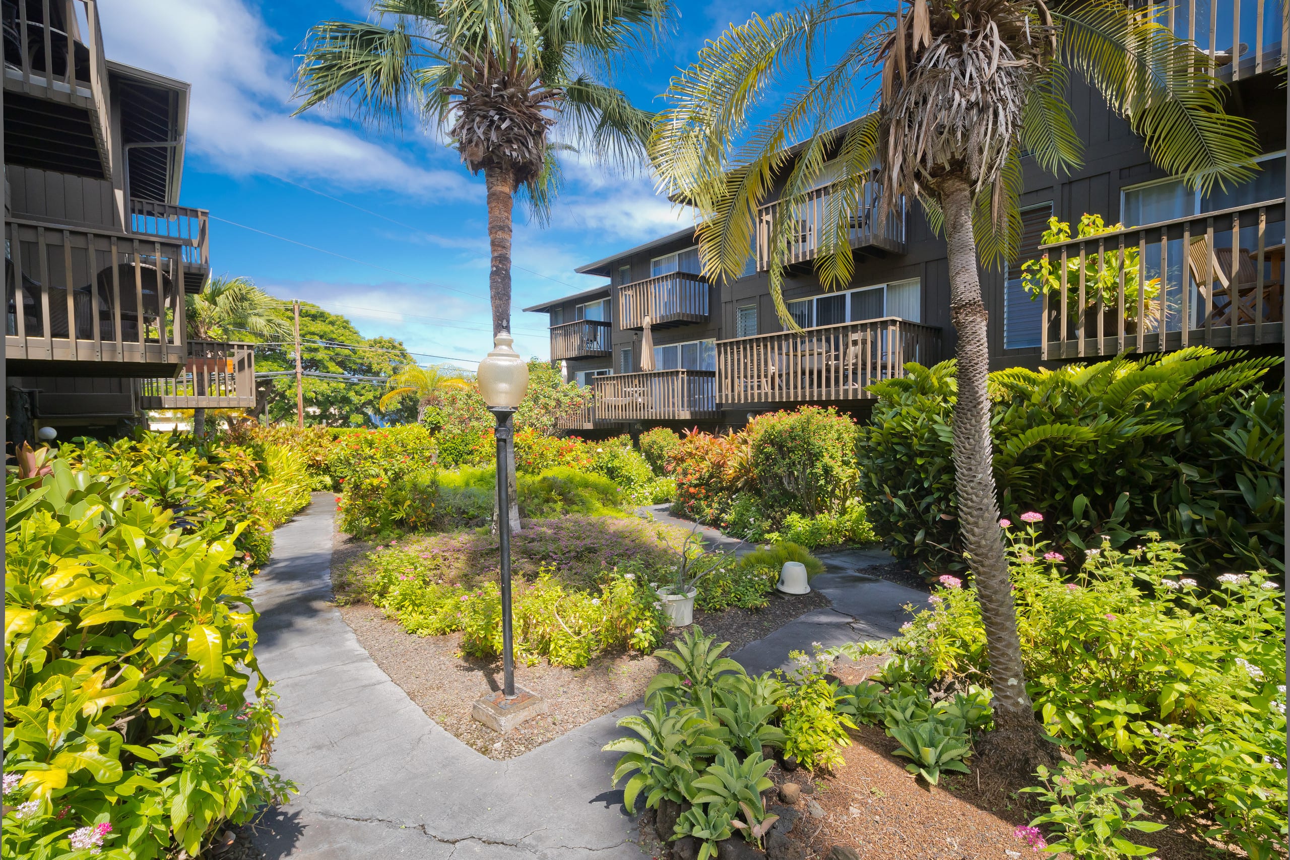 Condo in Kailua-Kona · ★4.81 · 1 bedroom · 2 beds · 1.5 private baths - Image 32