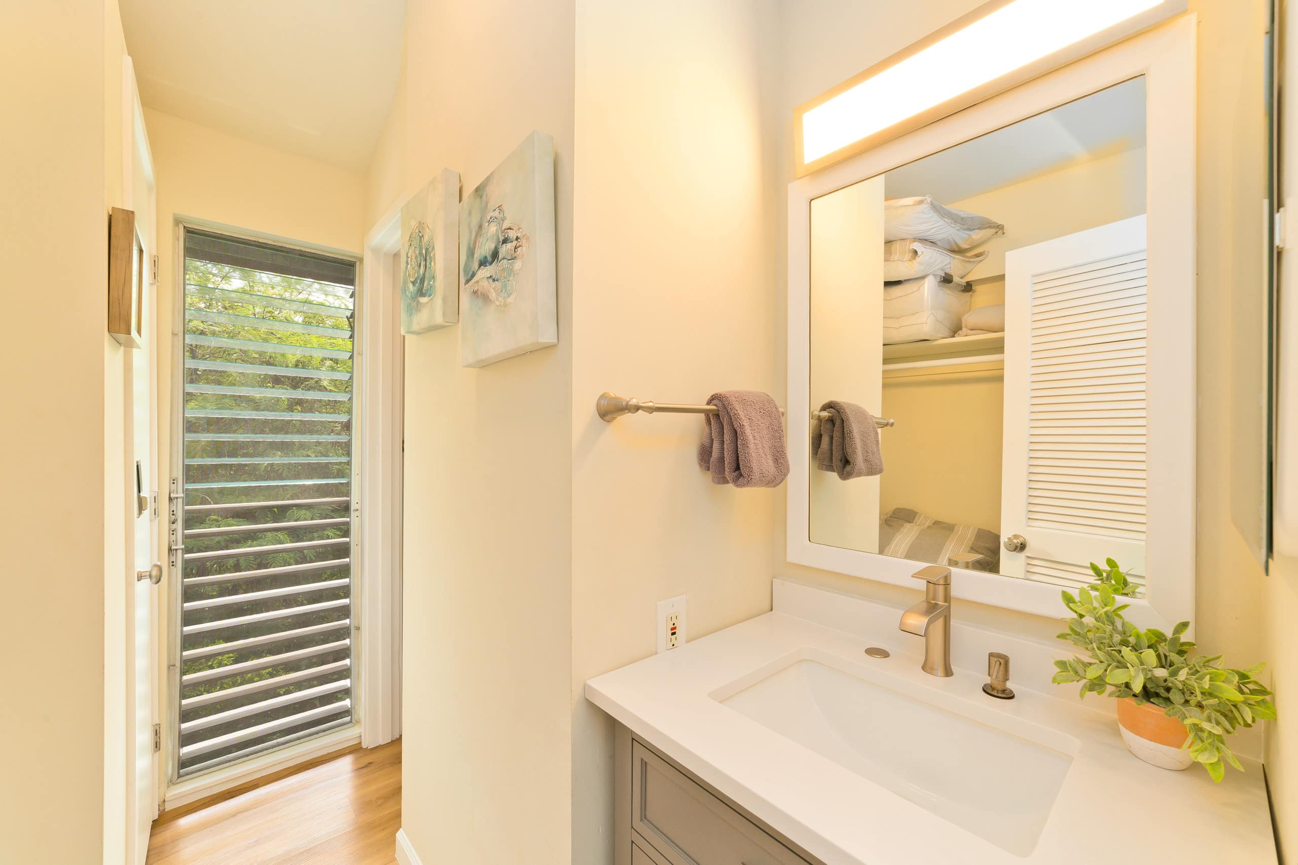 Condo in Kailua-Kona · ★4.81 · 1 bedroom · 2 beds · 1.5 private baths - Image 23