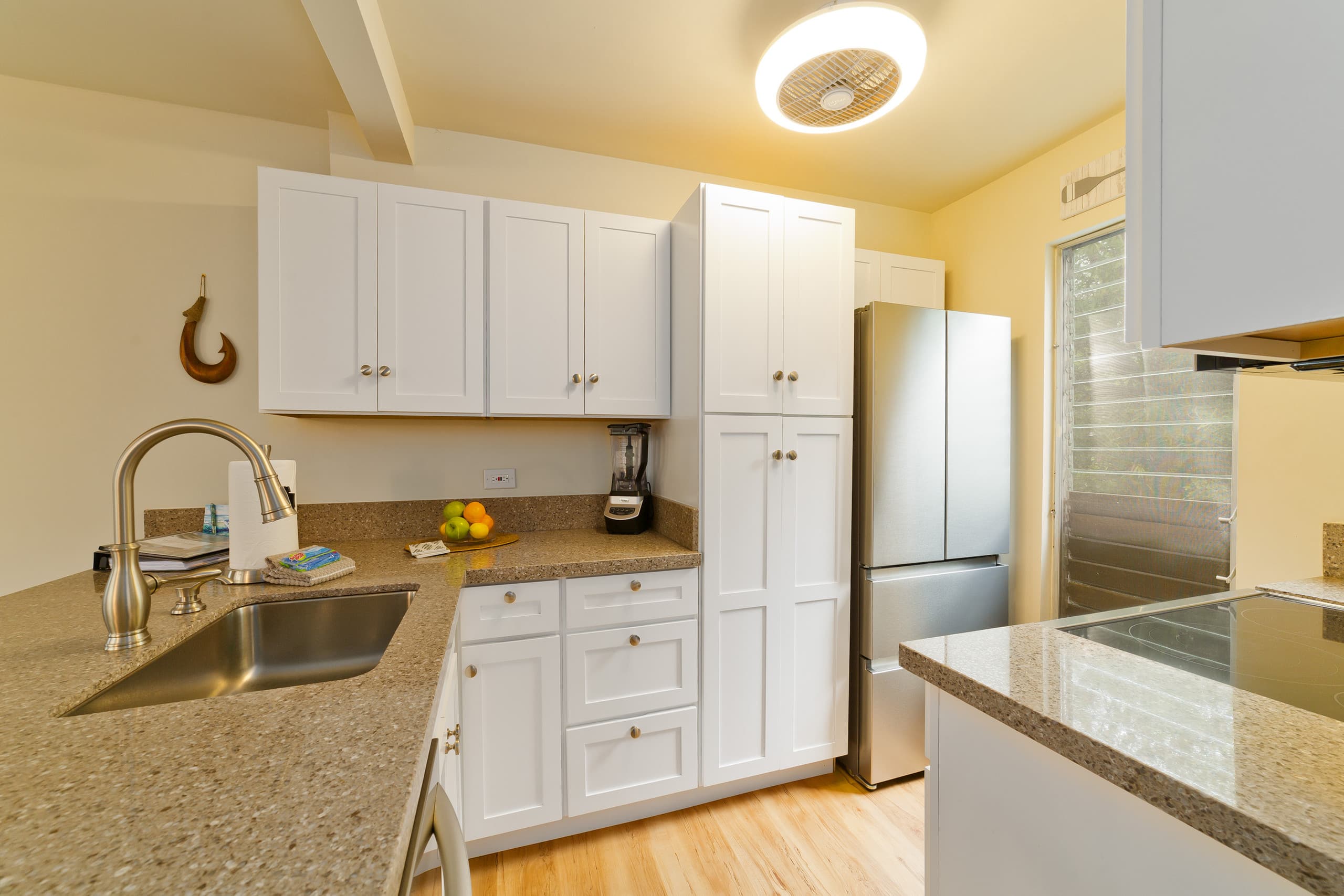 Condo in Kailua-Kona · ★4.81 · 1 bedroom · 2 beds · 1.5 private baths - Image 11