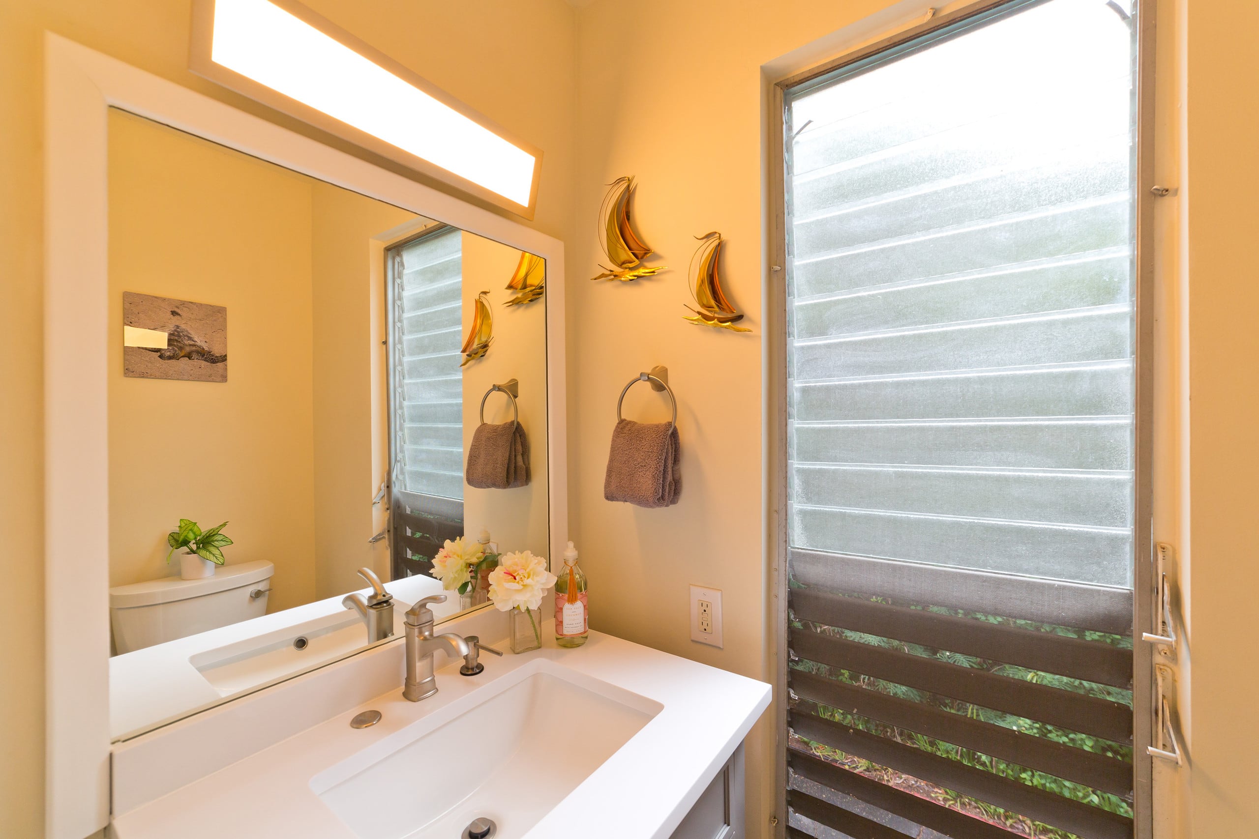 Condo in Kailua-Kona · ★4.81 · 1 bedroom · 2 beds · 1.5 private baths - Image 14
