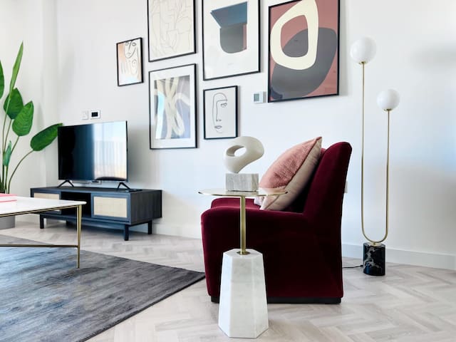 Designer Chic, In Vibrant London Olympic Park