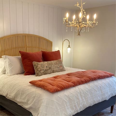 Top performing Airbnb: Quiet, Comfortable, Upscale Space in Kenai Peninsula