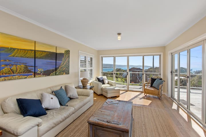 Marengo Beach House - Stunning Ocean Views - Apollo Bay