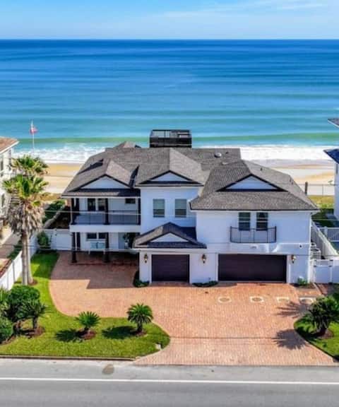 5 Star Windsurfer Oasis Oceanfront Home