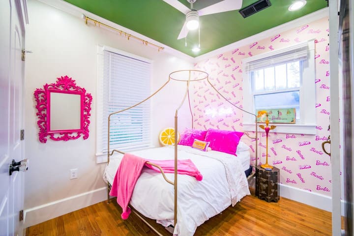 Barbie Bedroom-Full Bed