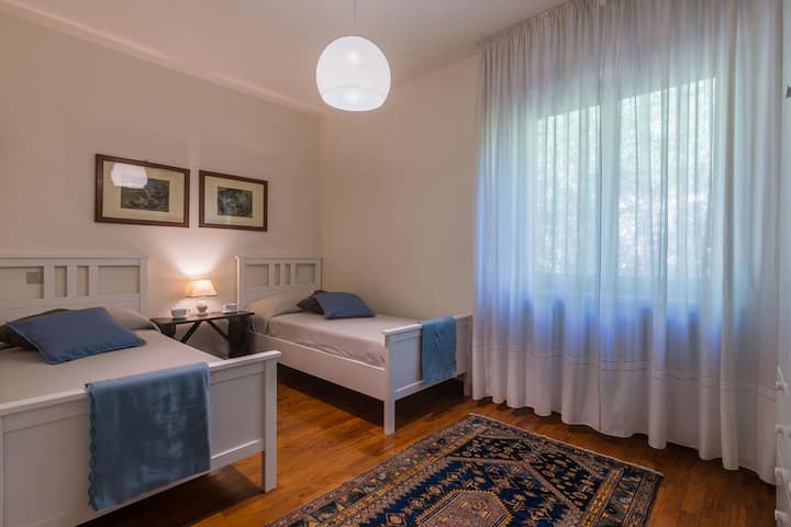 Villa Panorama - Chumba cha kulala na vitanda viwili vya mtu mmoja