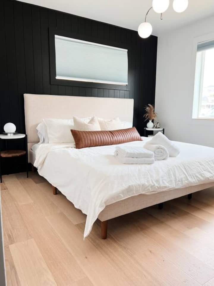 Ghorofa ya Master bedroom King Bed