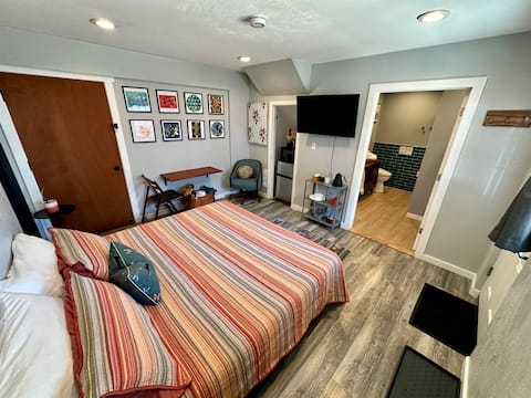Top Airbnb: Magnolia Suite: Modern Luxury Suite Near DIA + Dow in Commerce City