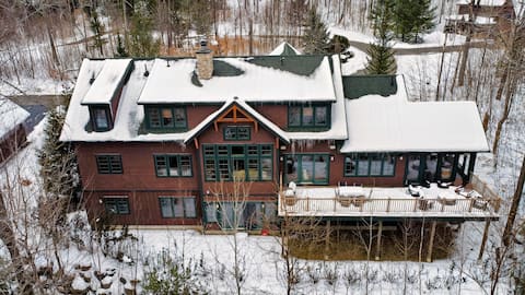 Grand Fireplace | Pool Table | Wifi | Sleeps 18