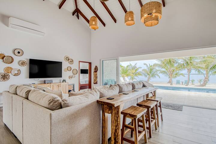 3BR Oceanfront Placencia Peninsula | Private Pool gallery image 2