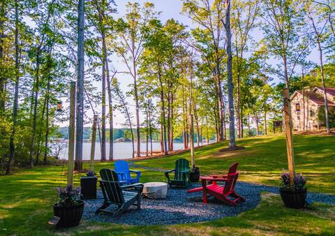 Fully Loaded/Lakefront/2 Kings/HGTV Style