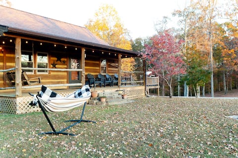 Soulshine- Wifi, Hot Tub, Firepit, Ping Pong Table