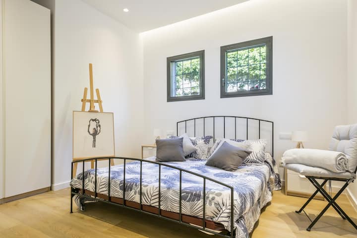 חדר שינה 4. חדר שינה עם מיטה זוגית בקומה התחתונה.
שני חלונות עם ברים.

10 אנשים, 5 חדרי שינה, 4 חדרי רחצה, שירותים אחד, סלון וחדר אוכל, אח, מטבח מאובזר, מרפסת, מרפסת, גינה, אתר בנייה, בריכה.
חניה פרטית במקום או בחינם ברחוב.

נוף לים, הרים, כפר, שקיעה, זריחה ... צבעים בהירים ומרהיבים.

השכרת מקום אירוח לתיירים
חופשות בקוסטה מארסמה - חגים

024 - SMP DESMAIS בית / וילה מנותק
קברילס, אל מארסמה, ברצלונה, קטלוניה, ספרד
חוף, חוף, ים תיכוני, הרים, רכס הרים קטלאני טרום - חוף, כיכר מונטמלו בקרבת מקום | 305017