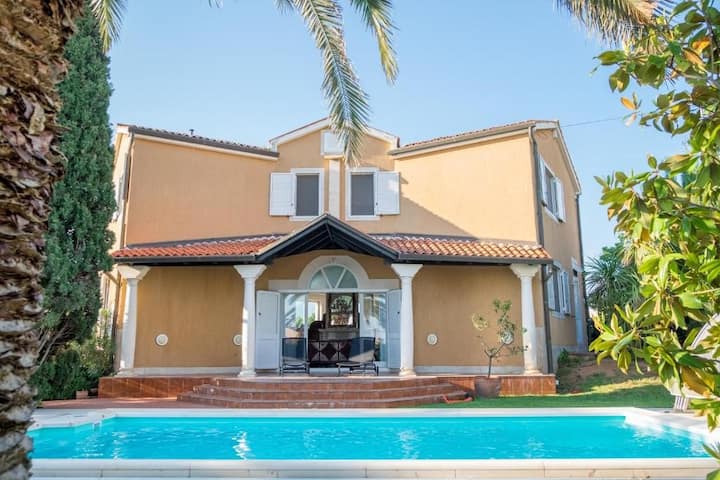 Villa Alberi With Pool - Piran