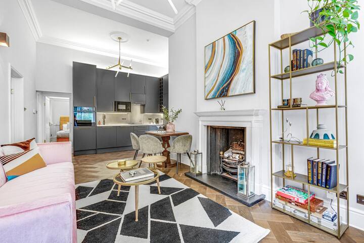 Stylish Chelsea Apartment on King’s Road gallery image 3