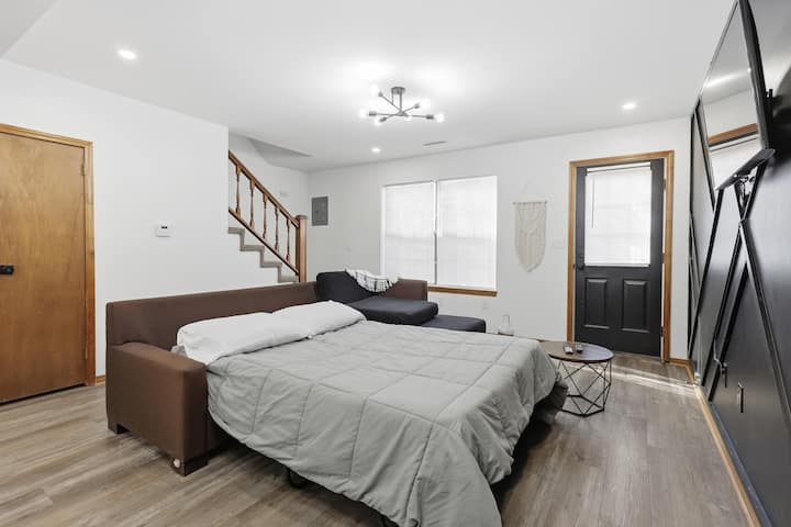 The Goldfinch: 2 Bed Townhouse Mins To University - Pittsburg, KS
