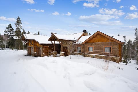 The Great Escape: Breckenridge Home with Hot Tub