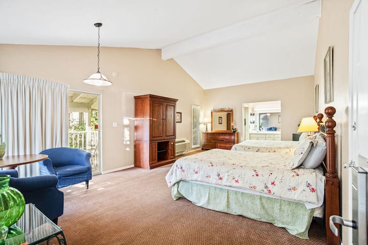 Suita dopio "queen" e nivelit të sipërm (majtas)