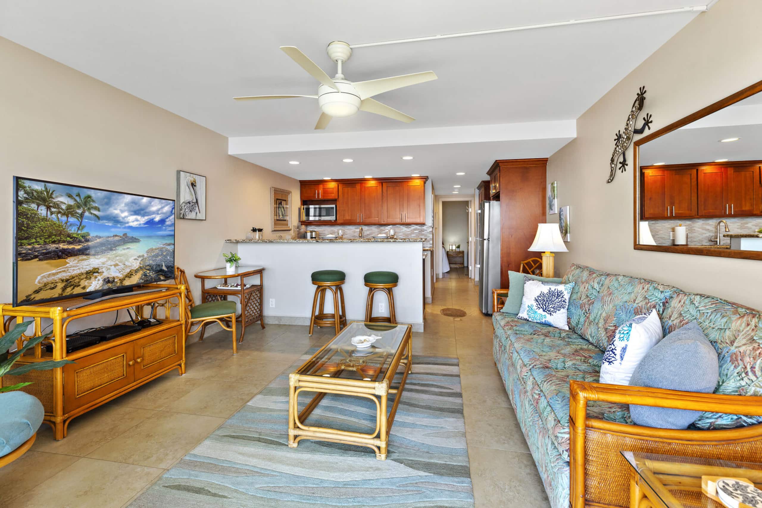 Condo in Wailuku · ★4.86 · 1 bedroom · 2 beds · 1 private bath - Image 10