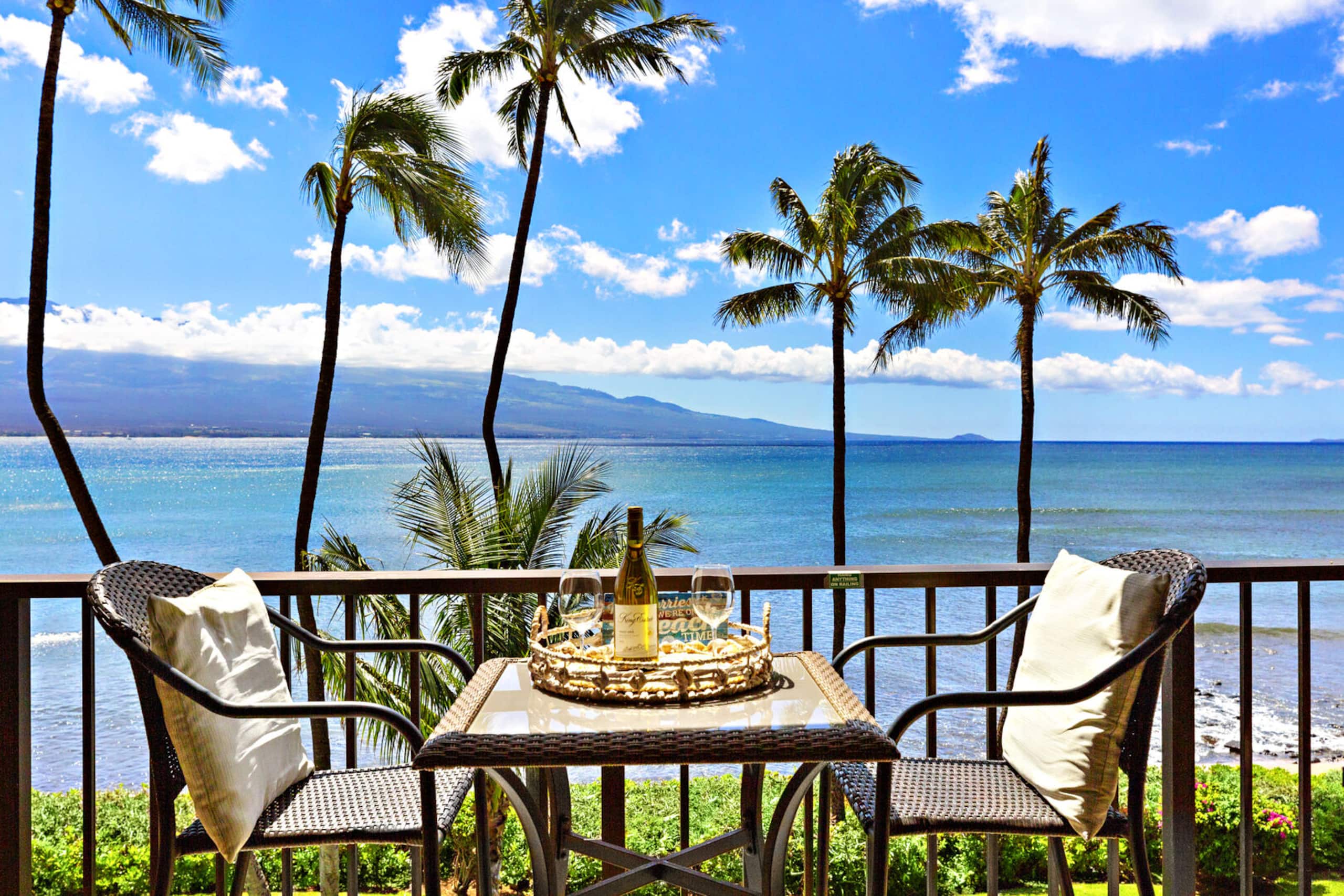 Condo in Wailuku · ★4.86 · 1 bedroom · 2 beds · 1 private bath - Image 1