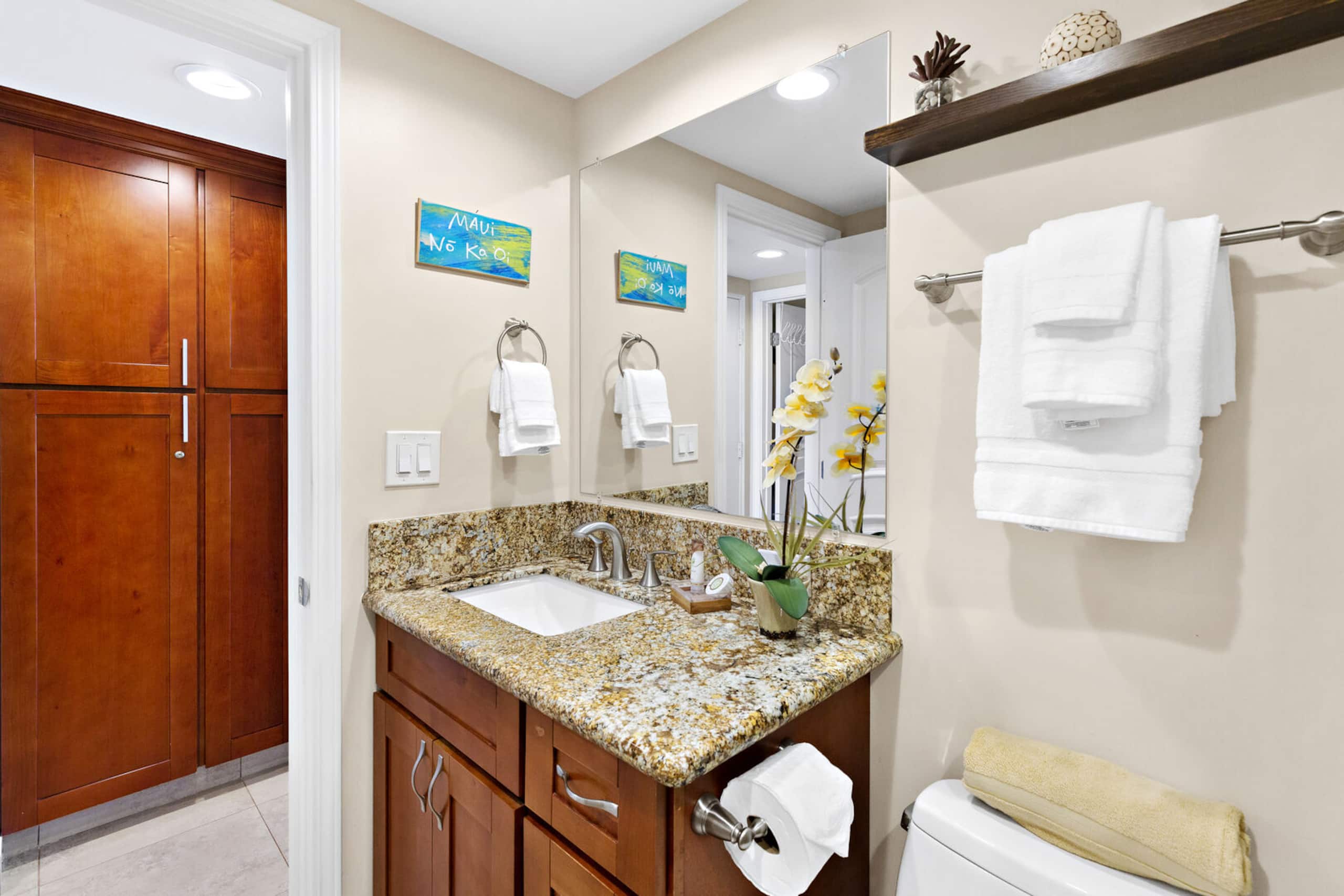 Condo in Wailuku · ★4.86 · 1 bedroom · 2 beds · 1 private bath - Image 19