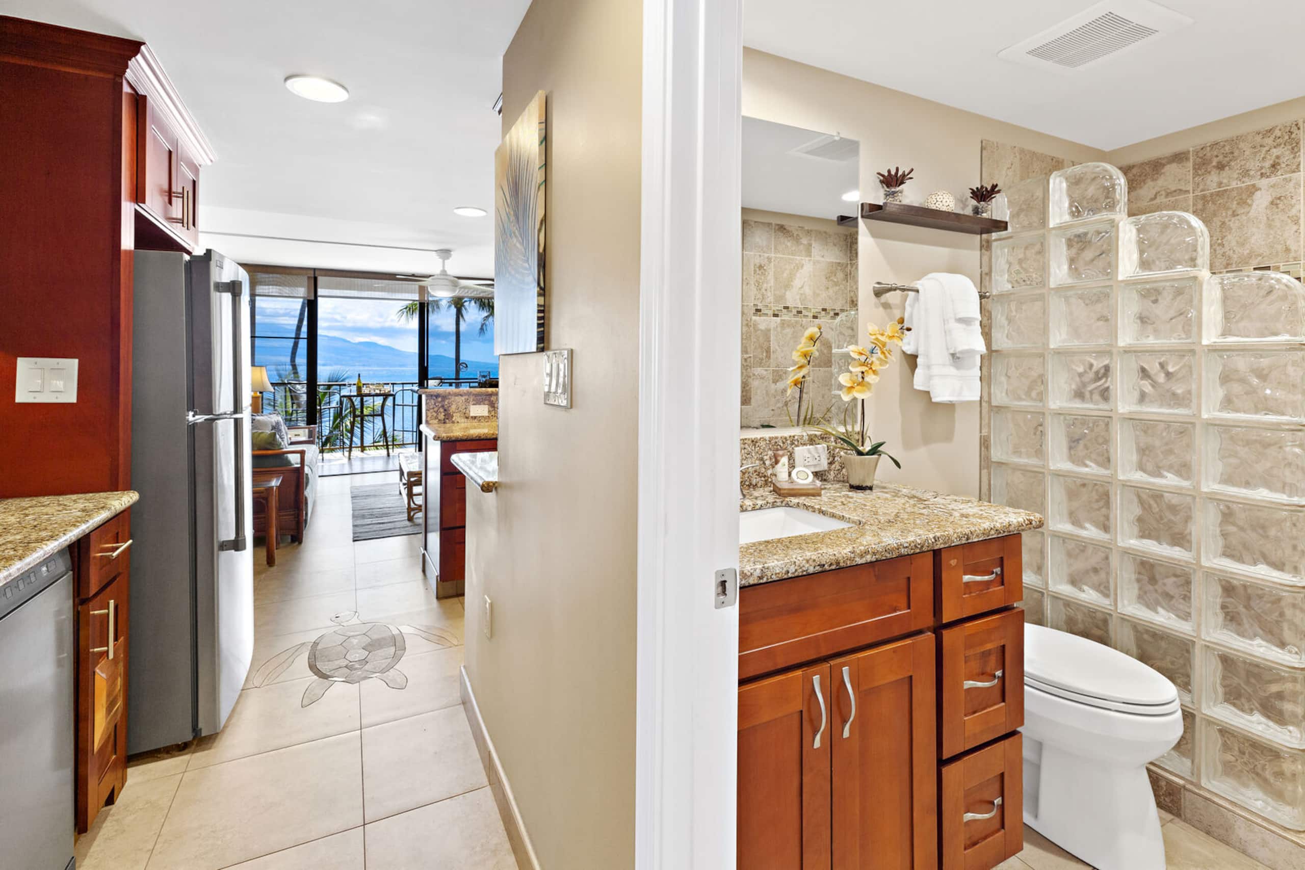Condo in Wailuku · ★4.86 · 1 bedroom · 2 beds · 1 private bath - Image 17