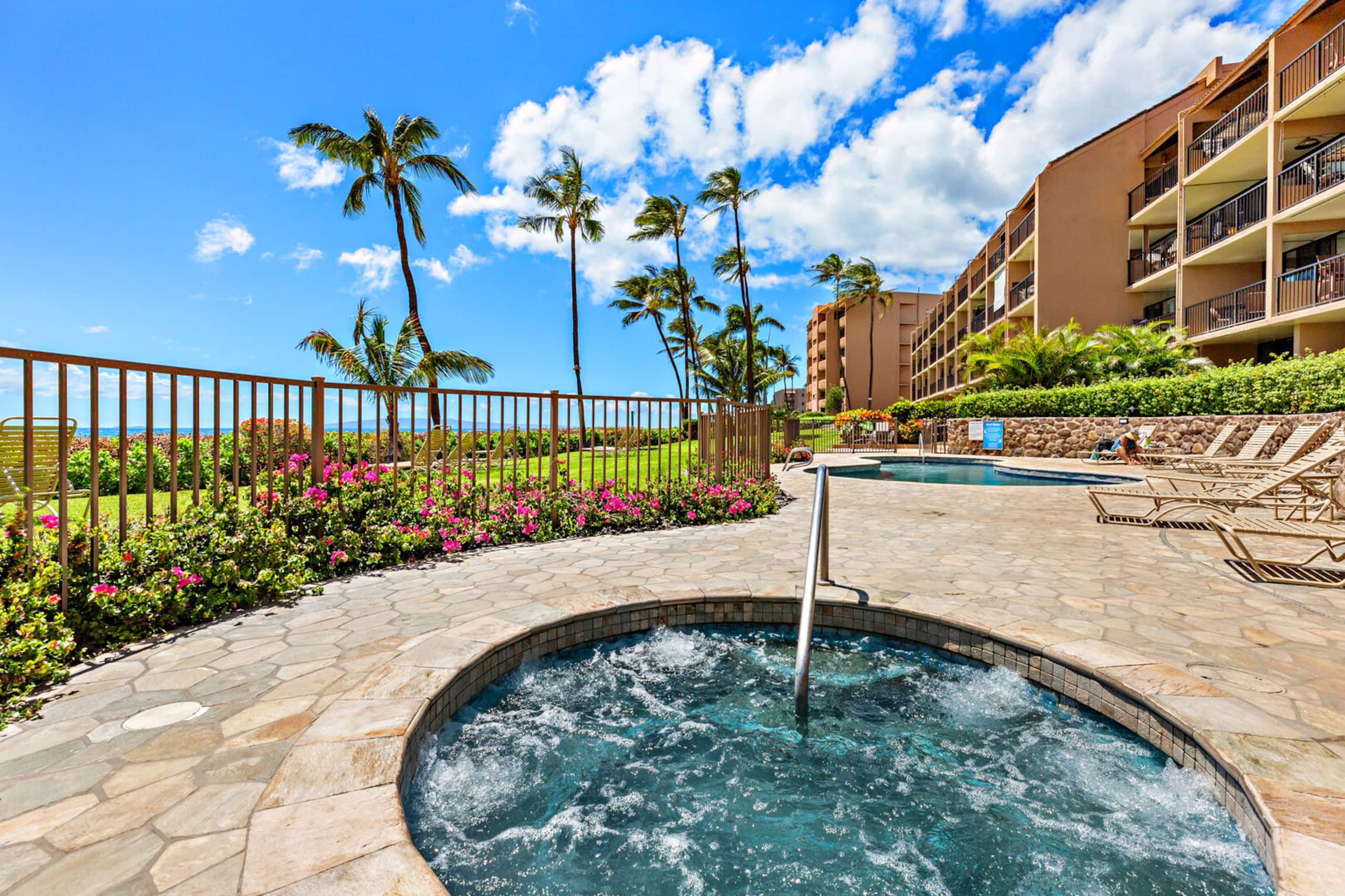 Condo in Wailuku · ★4.86 · 1 bedroom · 2 beds · 1 private bath - Image 27