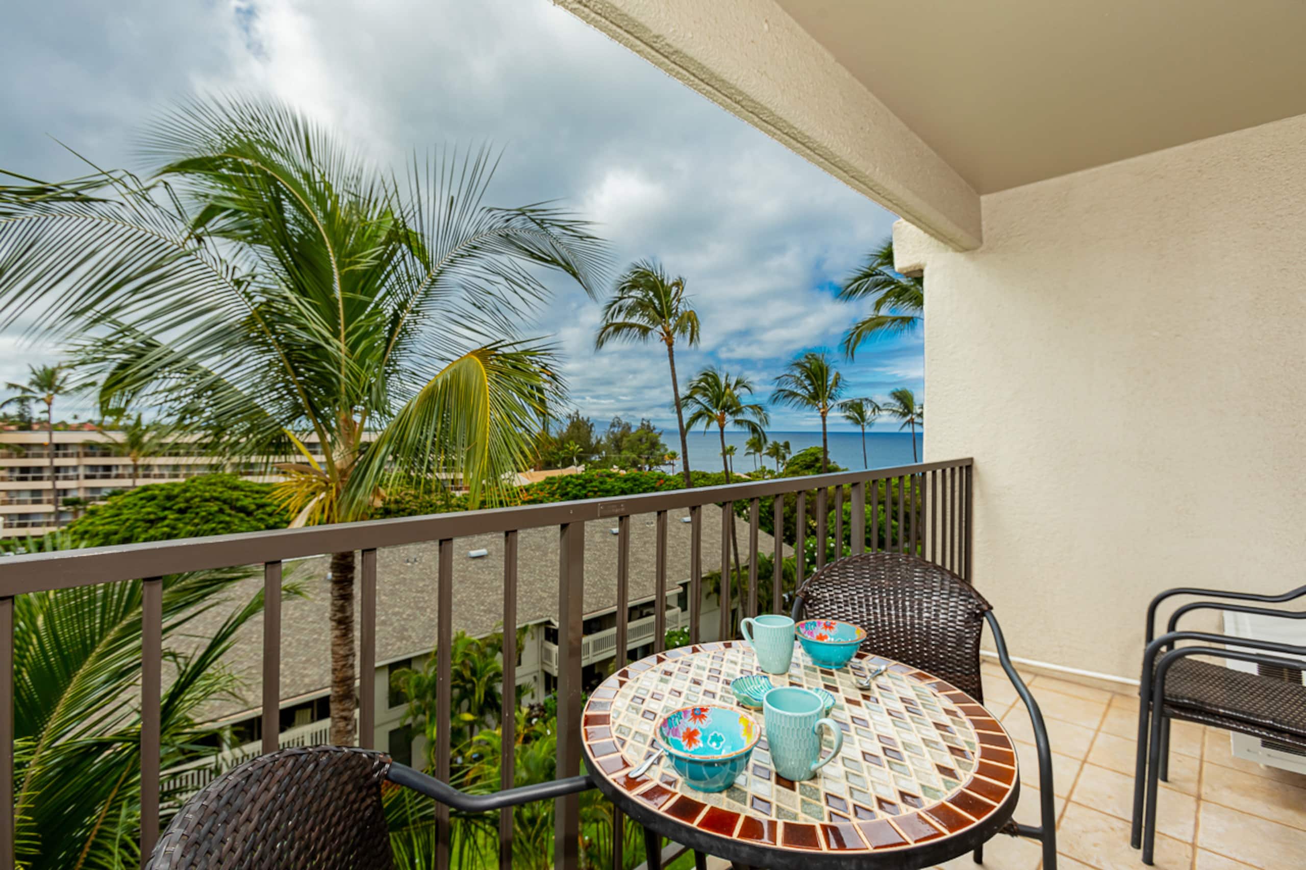 Condo in Kihei · ★4.71 · 1 bedroom · 2 beds · 1 shared bath - Image 3