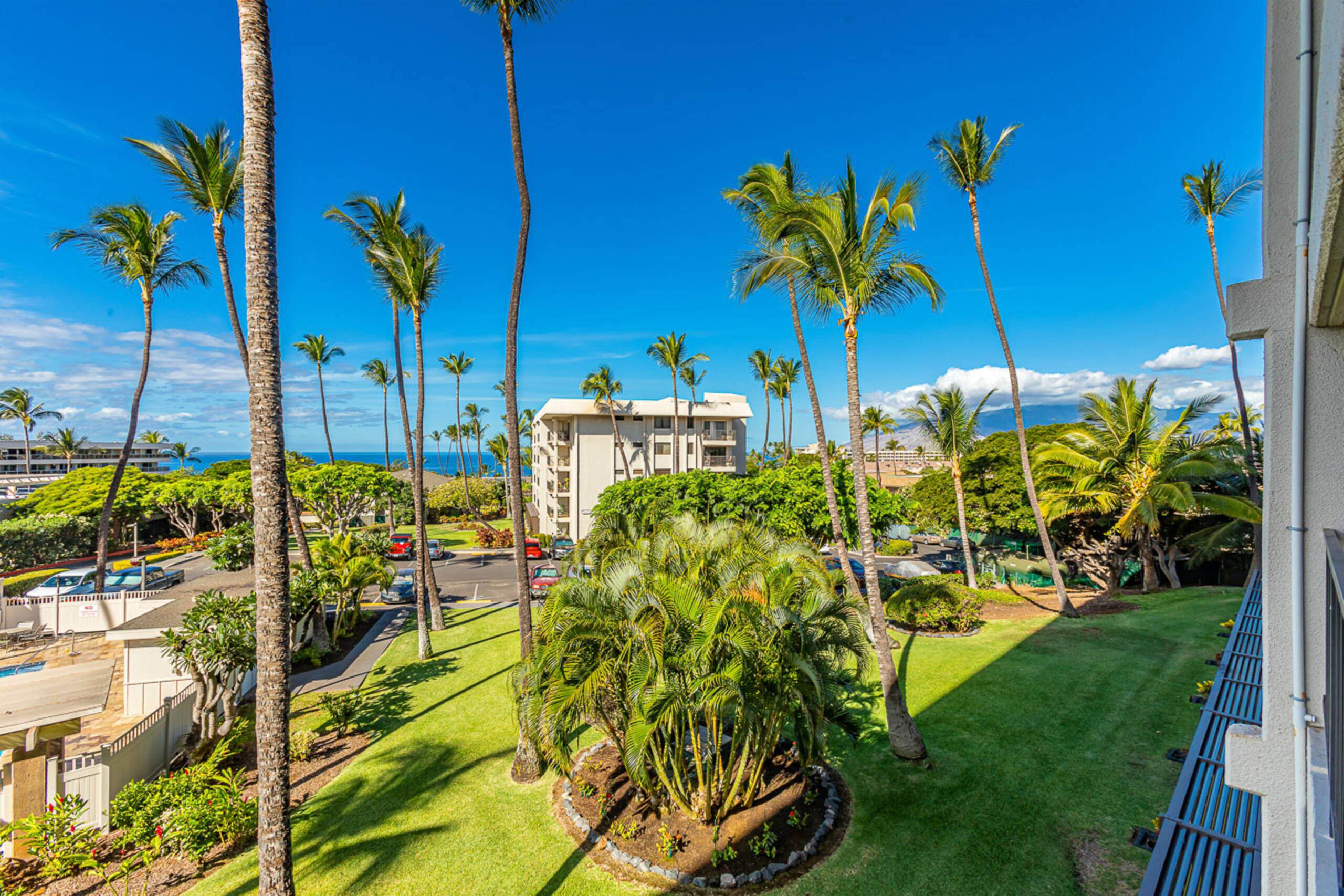 Condo in Kihei · ★4.71 · 1 bedroom · 2 beds · 1 shared bath - Image 35