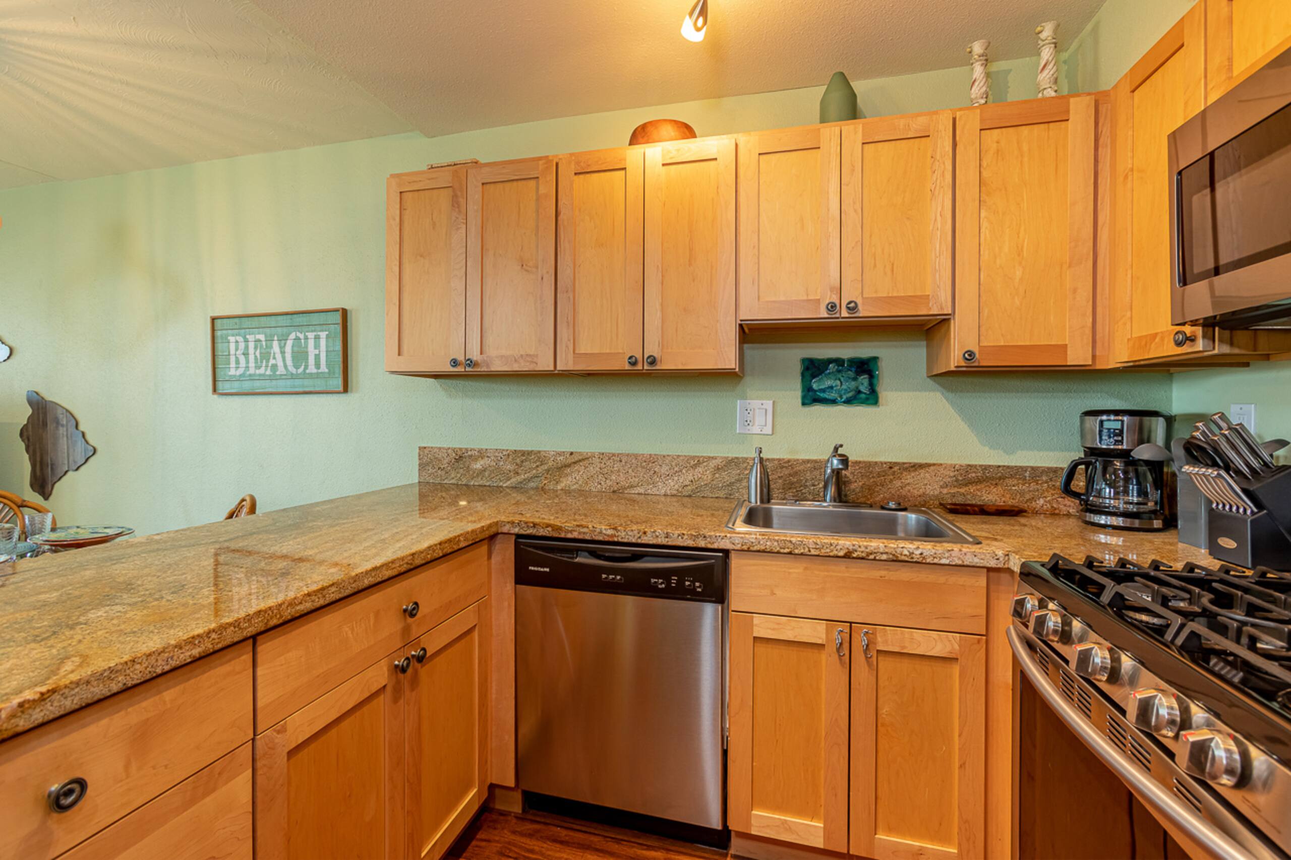 Condo in Kihei · ★4.71 · 1 bedroom · 2 beds · 1 shared bath - Image 14