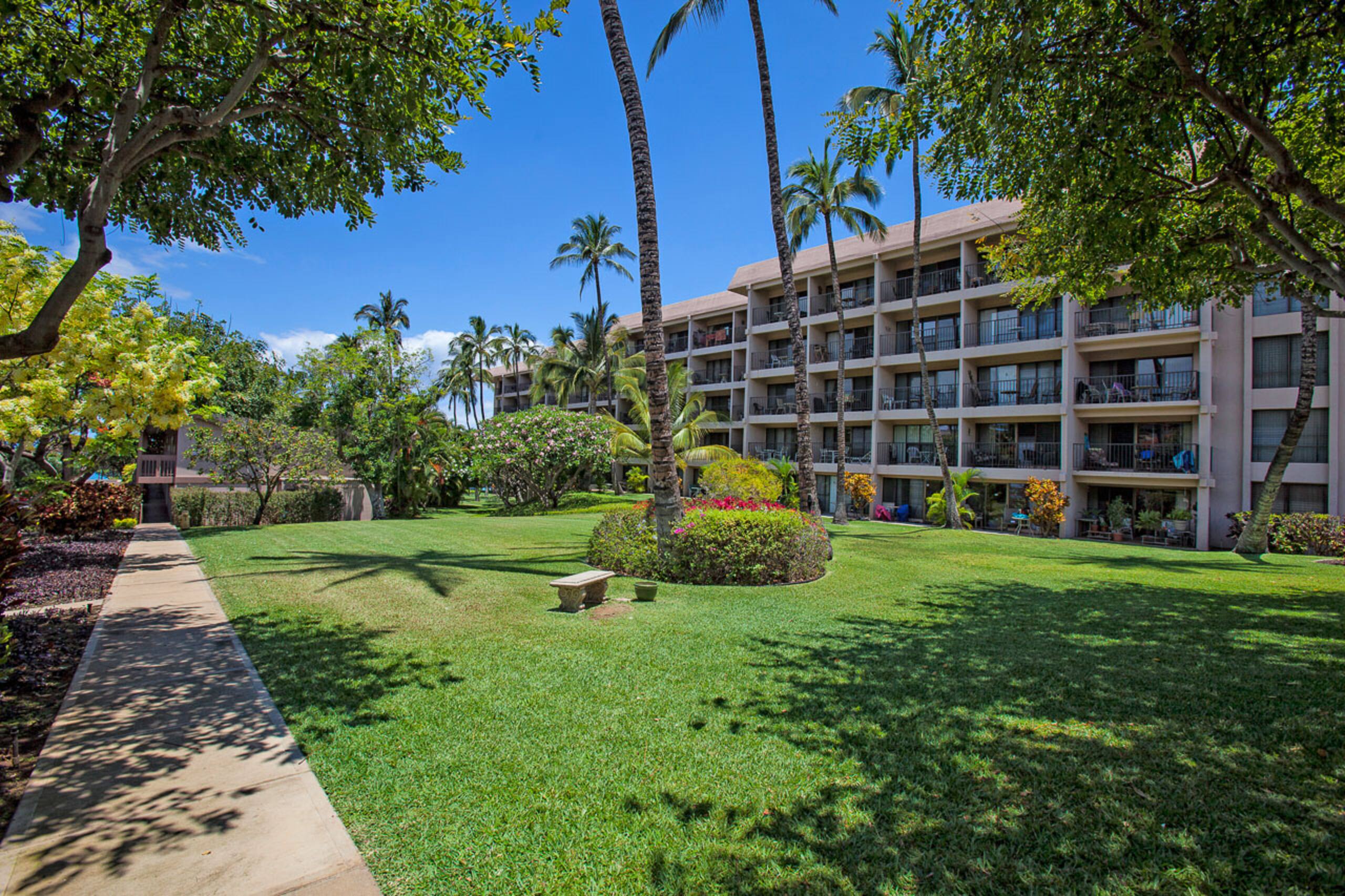 Condo in Kihei · ★4.71 · 1 bedroom · 2 beds · 1 shared bath - Image 36