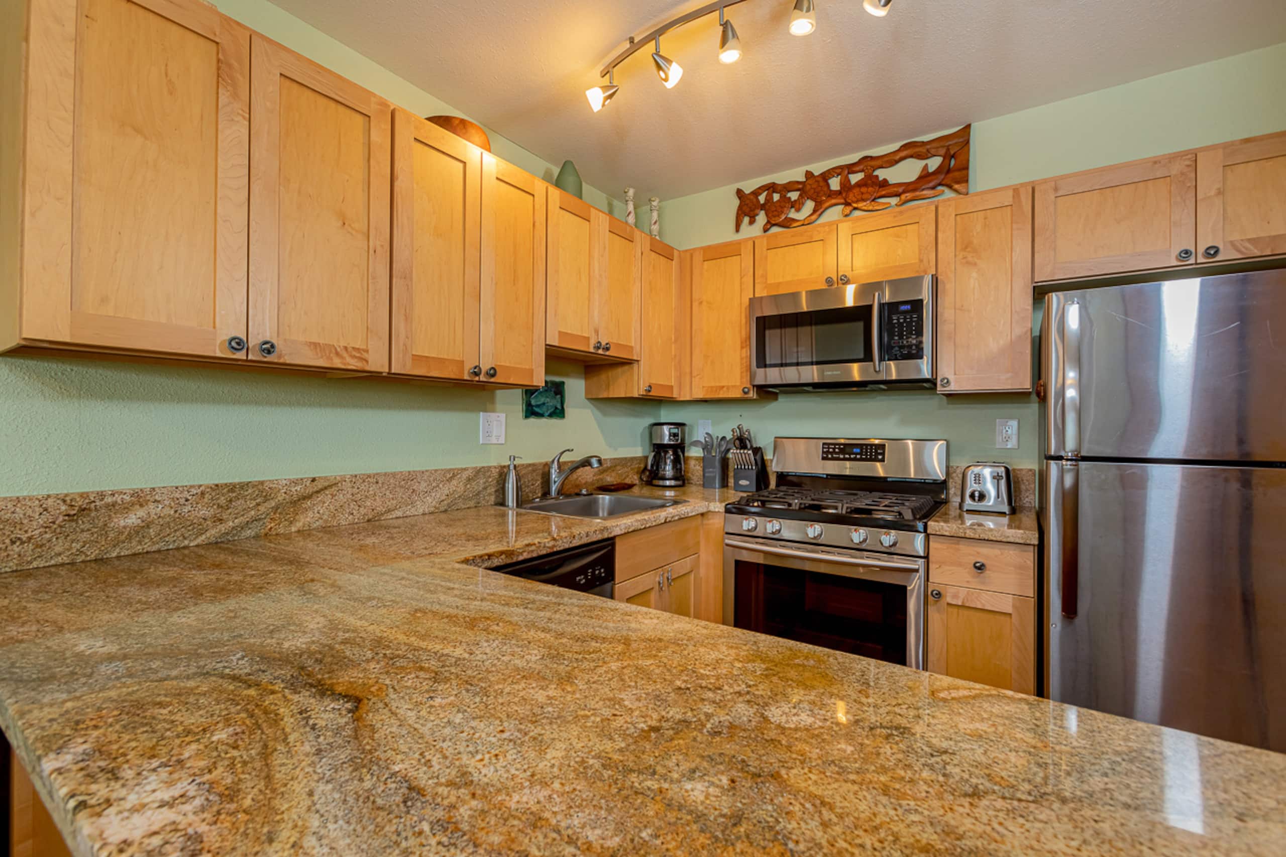 Condo in Kihei · ★4.71 · 1 bedroom · 2 beds · 1 shared bath - Image 13