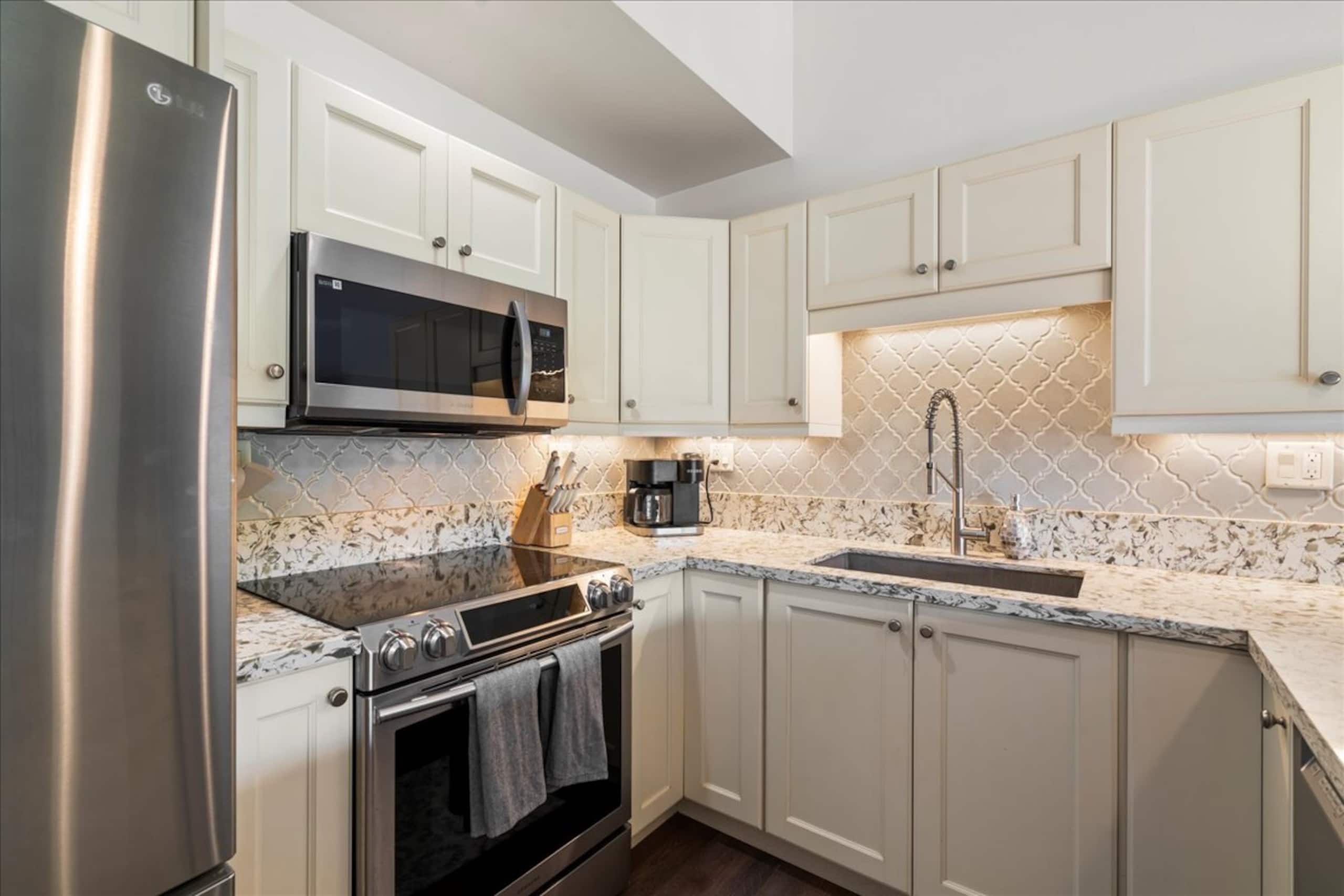 Condo in Kihei · ★4.74 · 2 bedrooms · 4 beds · 2 shared baths - Image 18