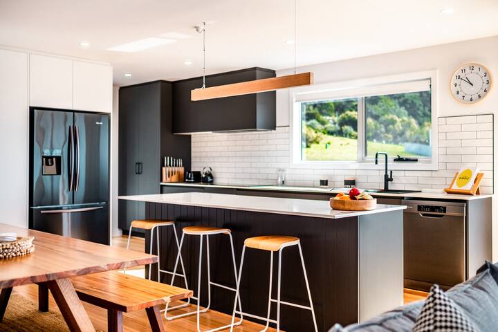 Sea Eagle Escape – Luxury Accommodation gallery image 3