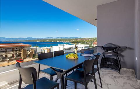Pet friendly apartment in Malinska
