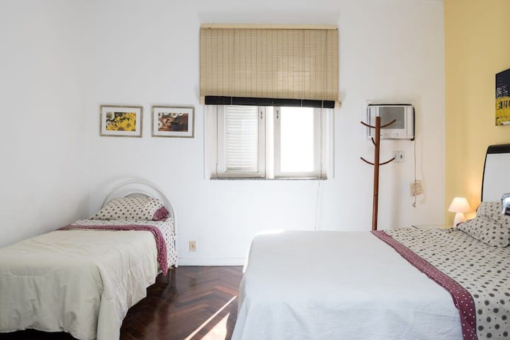 Dhomë gjumi dopio me krevat me rrota