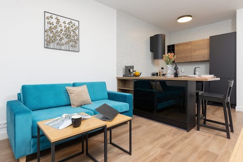 Al. Solidarności 60B| Studio for 4 Guests| Parking