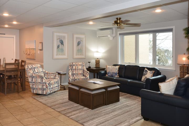 Ocean Block! Sleeps 8 Elevator Building And Rear Balcony - Rehoboth Beach, DE