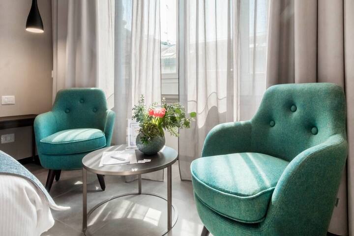 Superb Hotel Suite for 4 close to Duomo di Milano gallery image 4