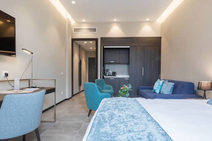 Superb Hotel Suite for 4 close to Duomo di Milano gallery image 3