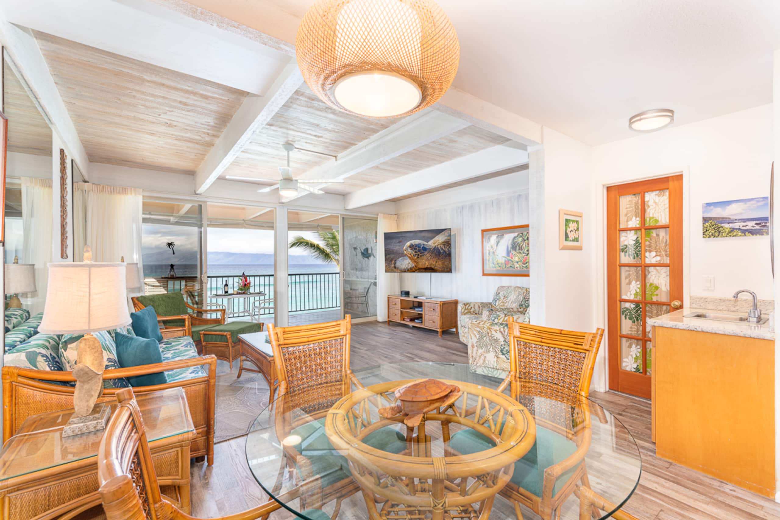 Condo in Lahaina · ★5.0 · 2 bedrooms · 3 beds · 2 baths - Image 6
