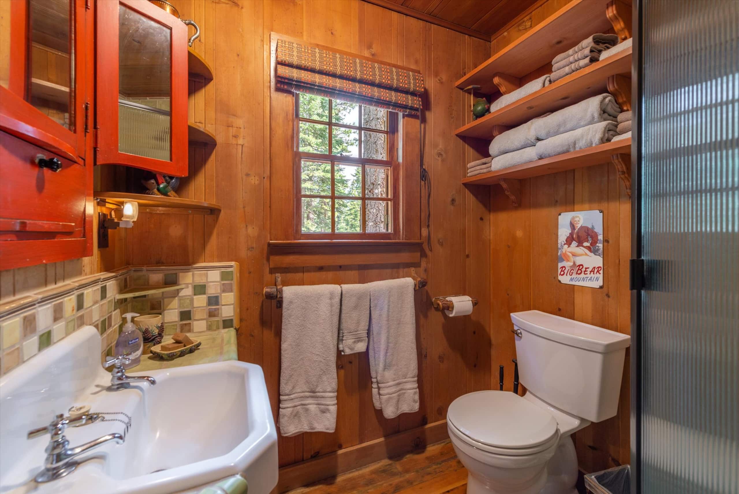 Classic Tahoe Log Cabin Near Lake + Hot Tub - Photo 16