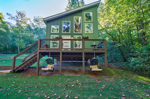 Dahlonega Tree Tops Tiny Home @HuddleTiny Homes