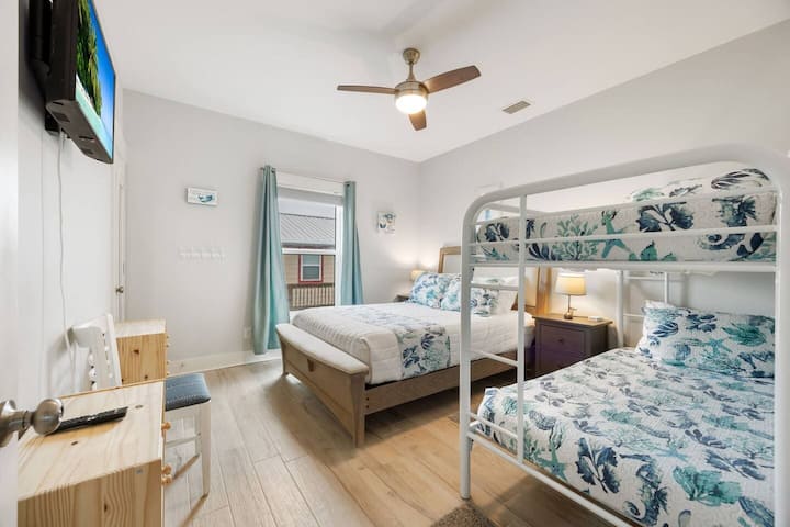 Მარჯვენა მხარეს სტუმრების საძინებელი