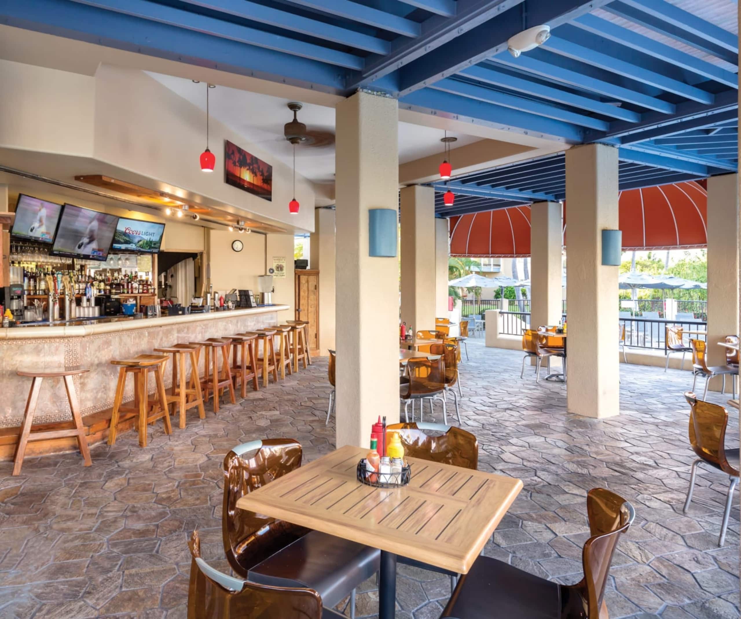 Resort in Kailua-Kona · ★4.88 · 2 bedrooms · 4 beds · 1 private bath - Image 8