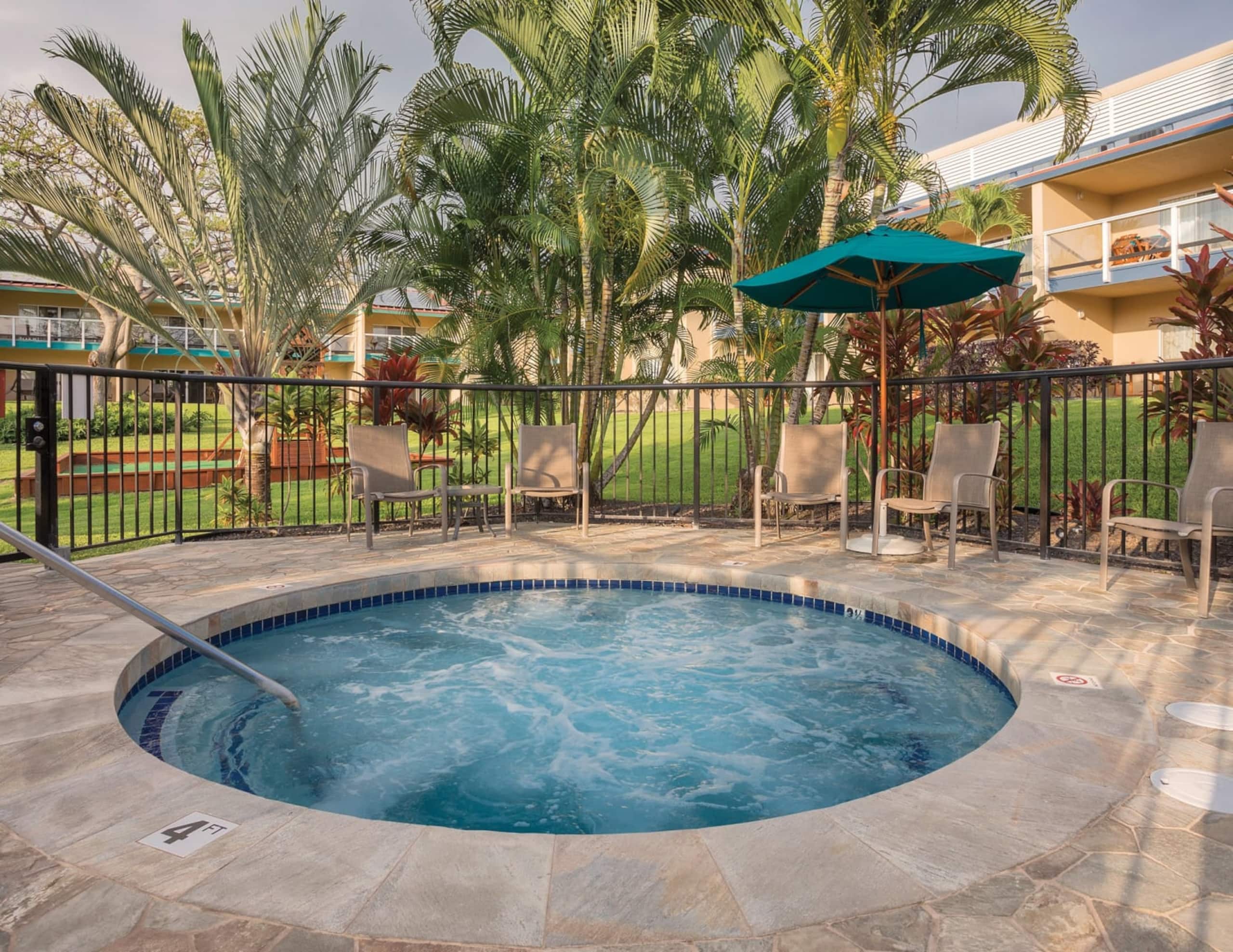 Resort in Kailua-Kona · ★4.88 · 2 bedrooms · 4 beds · 1 private bath - Image 21