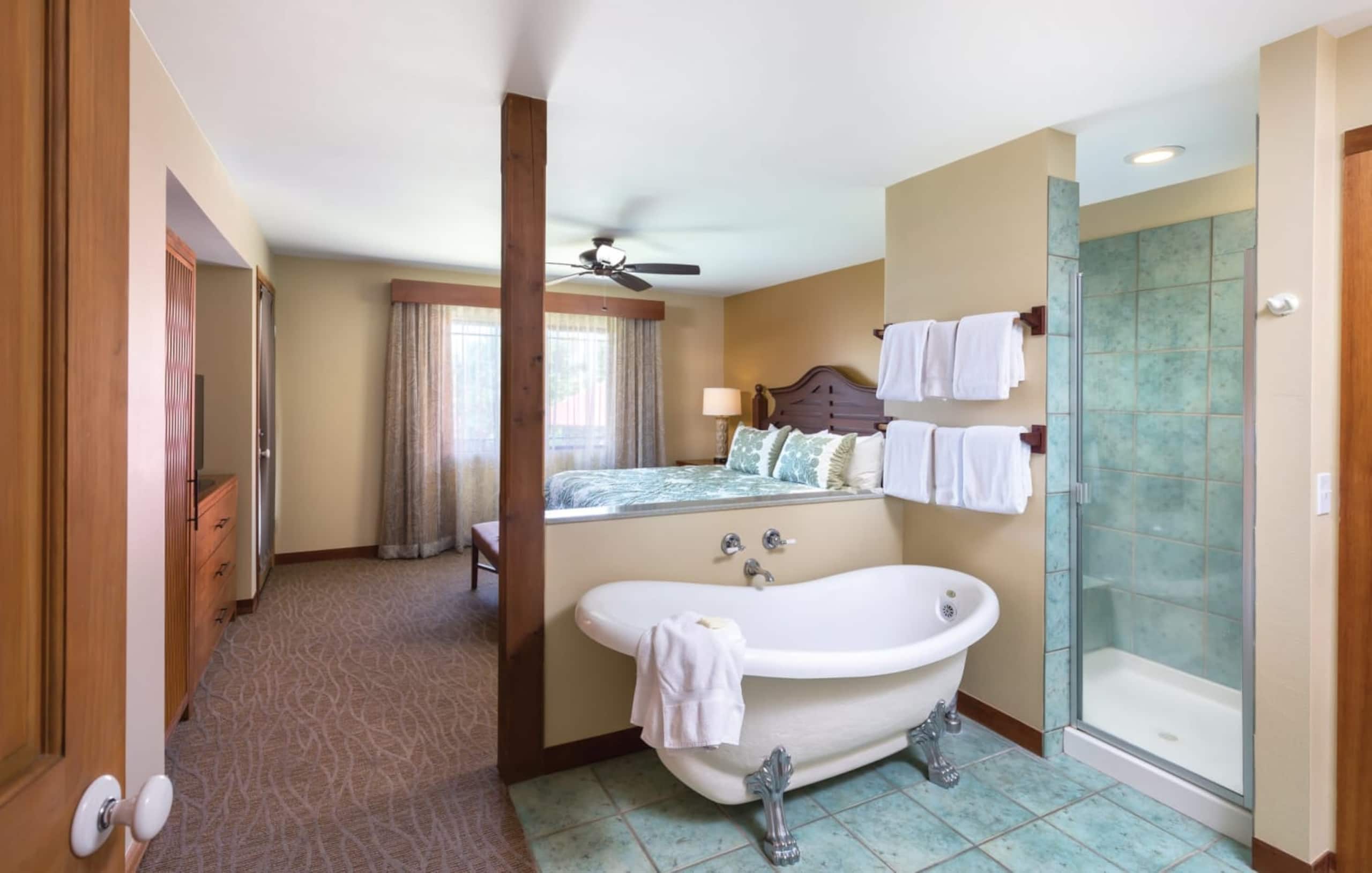 Condo in Kailua-Kona · ★4.86 · 2 bedrooms · 3 beds · 2 private baths - Image 25
