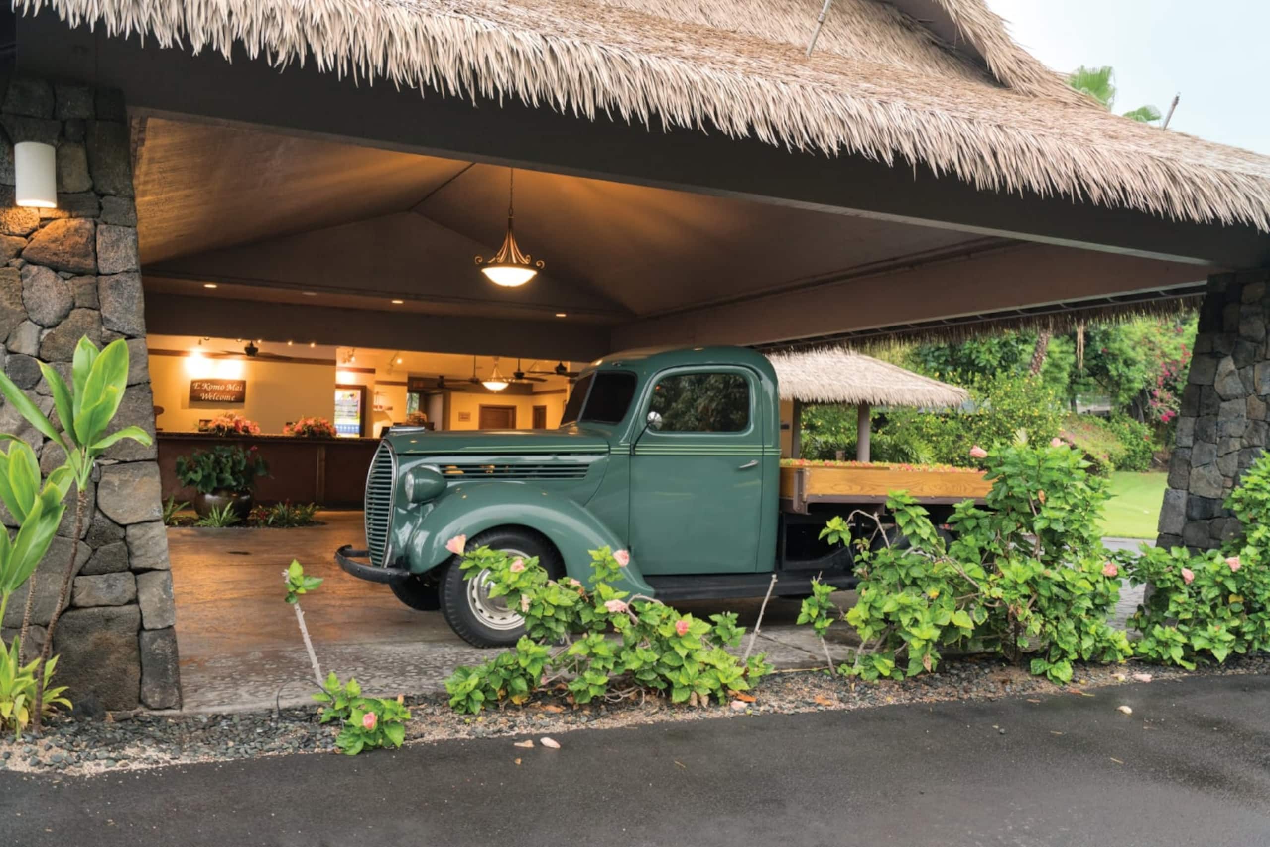 Condo in Kailua-Kona · ★4.86 · 2 bedrooms · 3 beds · 2 private baths - Image 12