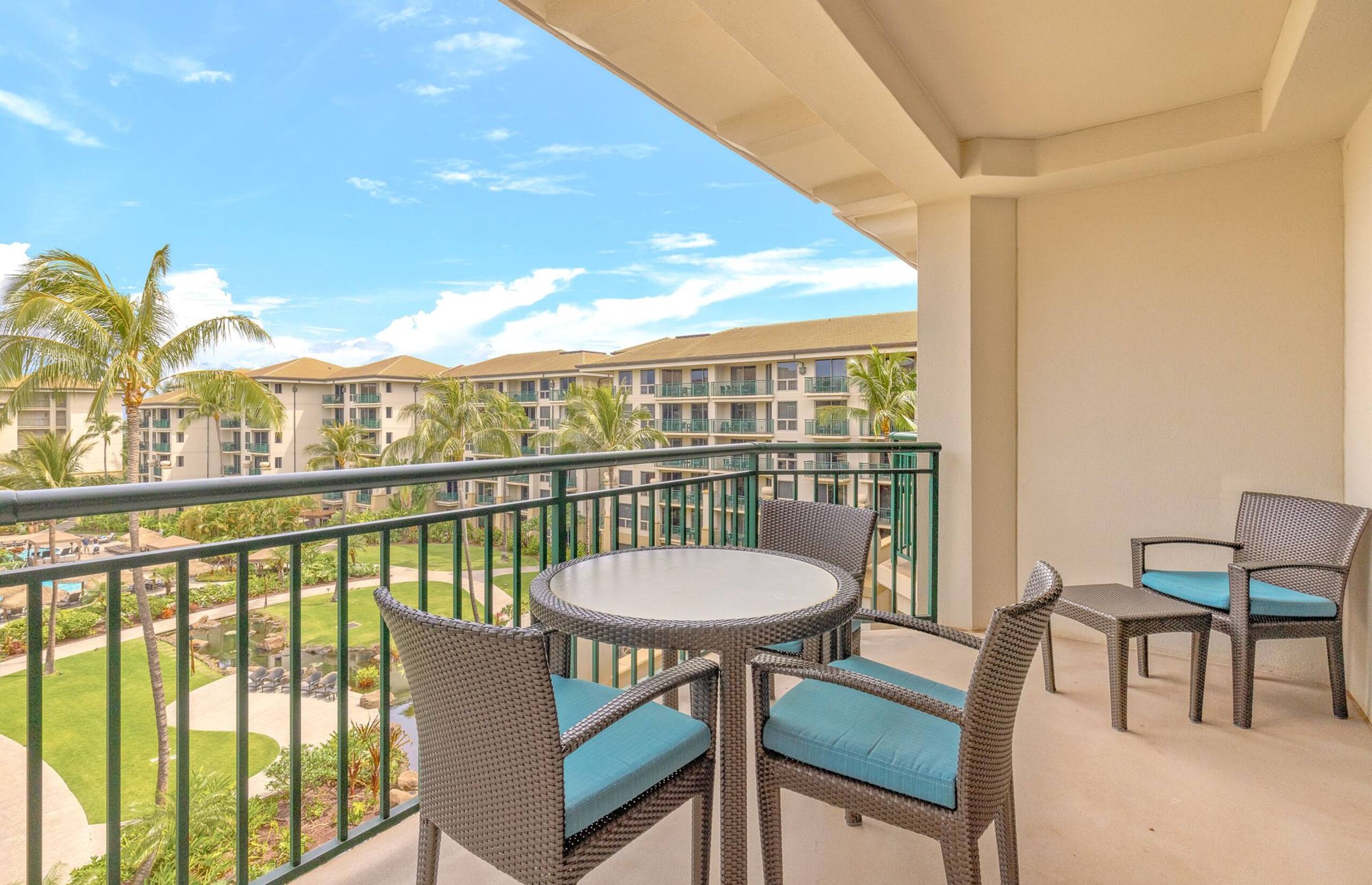 Condo in Lahaina · ★4.75 · 2 bedrooms · 4 beds · 2 shared baths - Image 4