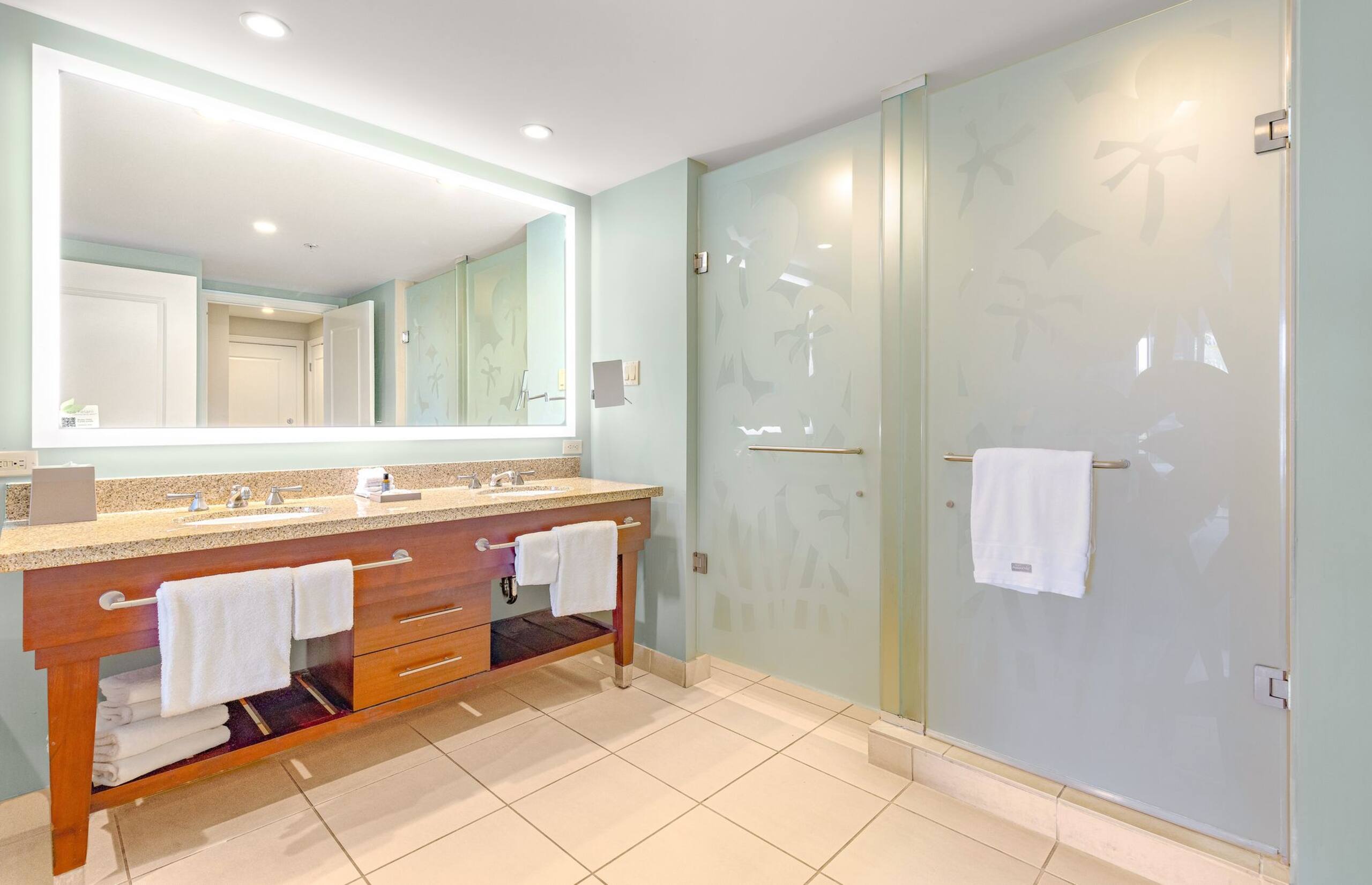 Condo in Lahaina · ★4.75 · 2 bedrooms · 4 beds · 2 shared baths - Image 16
